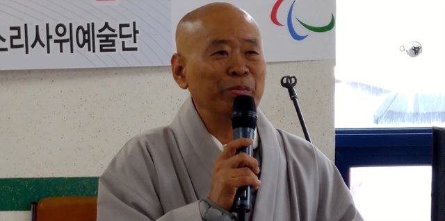 학명스님인사.jpg