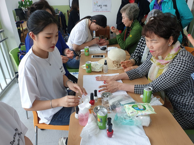 어버이날 행사 사진 (4).jpg