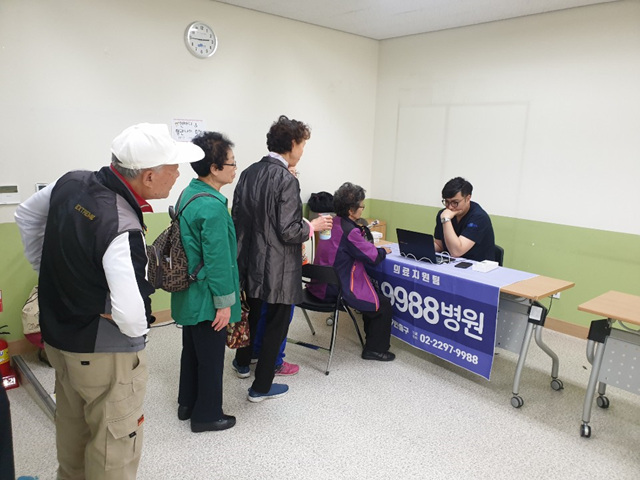 어버이날 행사 사진 (1).jpg