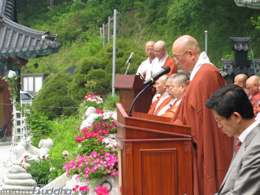 �ұ���°������� ���ν����� ����縦 �ϰ� �ִ�.