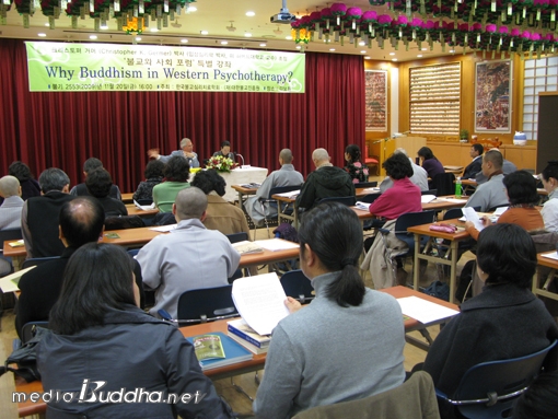 �Ÿ� ������ Ư������ 200�� ���� û���� ������� �ٷ��� ����幮 ���⸦ ������. 