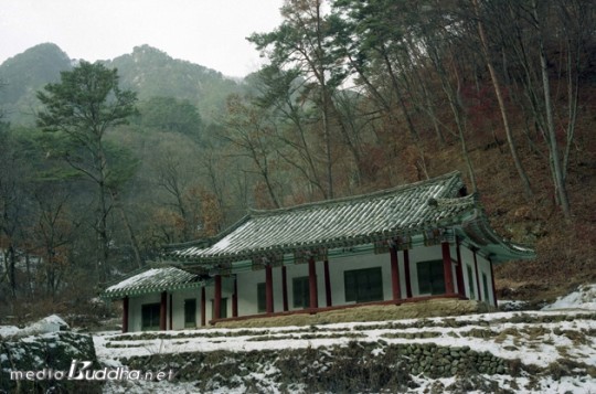 계조암 전경. 보현사 앞 골짜기 수려한 곳에 위치한 수행처다. 사진=진각복지재단 제공