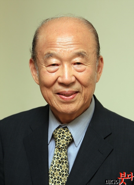 ڰ漭 UN αǵ  .jpg