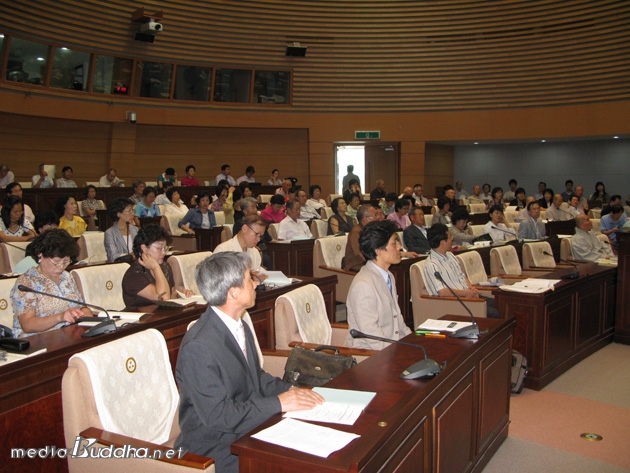    ȭ ̳ ߰ſ ɰ   ӿ 4ð 30  ƴ. 