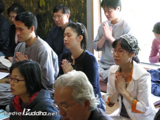 ¹ý¹®À» µè±â À§ÇØ ¹ýõ»ç ¿î¹®¼±¿øÀ» ãÀº Àç°¡¼±³³ÀÚµéÀÇ Ç¥Á¤ÀÌ ¸Å¿ì ÁøÁöÇÏ´Ù.