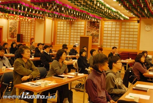 Ѻұ ϰ ִ 1 ȭ俭 . <ڷ>