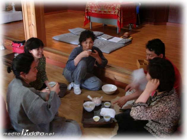 Â÷ÀÇ È¿´É°ú È¿°ú´Â ¹«±Ã¹«ÁøÇÏ´Ù. Çö´ë Á߳⠳²¼ºµéÀÇ ÃÖ´ë°í¹Î ÁßÀÇ ÇϳªÀÎ Å»¸ð¿¡µµ Ź¿ùÇÑ È¿°ú°¡ ÀÖ´Â °ÍÀ¸·Î ¾Ë·ÁÁø´Ù. »çÁøÀº Âü»ç¶ûÀÇ Çâ±â ¼¿ï¸ðÀÓ¿¡¼ Â÷¸¦ ¸¶½Ã´Â ºÒÀÚµé.