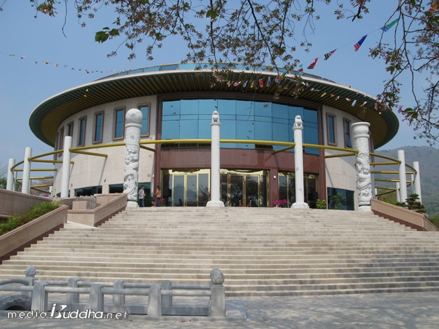 ¸ð½ÀÀ» µå·¯³½ È«¹ý»ç ´ë¿õº¸Àü ¸ð½À. ¿øÇü ¹ý´çÀ¸·Î °Ç¸³µÆ´Ù.