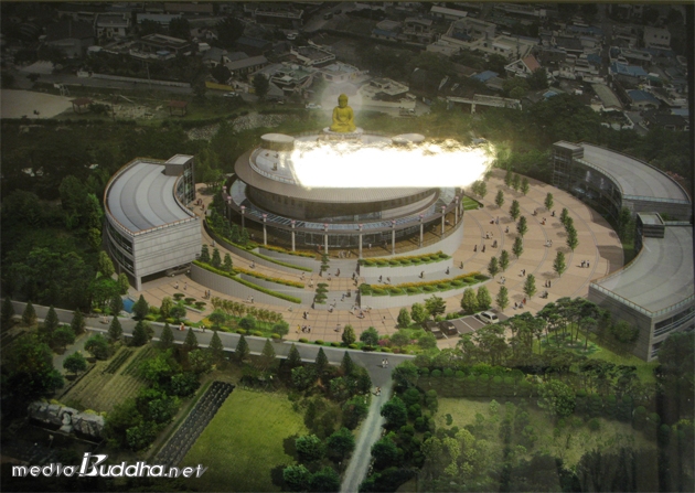 È«¹ý»ç Á¶°¨µµ. ¾ÕÀ¸·Î È«¹ý»ç´Â ºÎ»êºÒ±³¸¦ ´ëÇ¥ÇÏ´Â »ýȰºÒ±³¼¾ÅÍ·Î ¹ßµ¸¿òÇÑ´Ù.