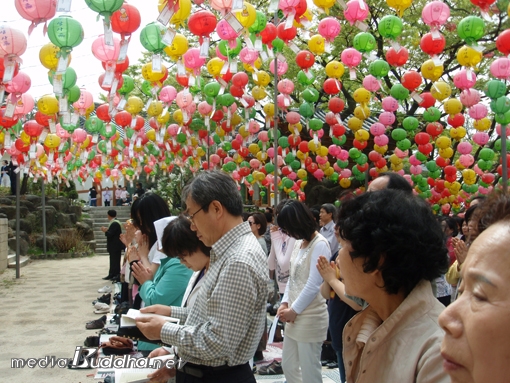 õ δ ȭϰ Ǿ óԿų '' Ʒ ûϰ ִ.