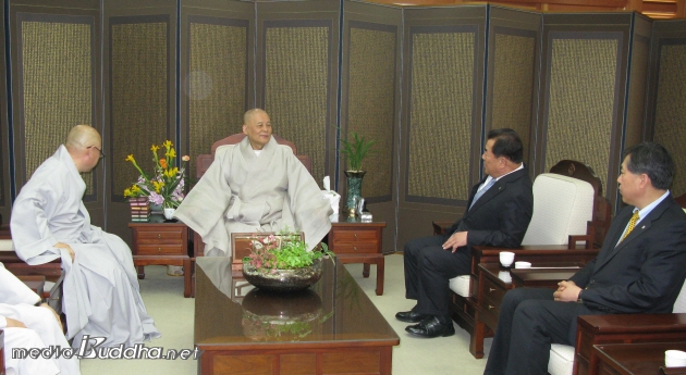 °í·Á´ë À̱â¼ö ÃÑÀåÀÌ Áö°ü ½º´Ô¿¡°Ô ±â¼÷»ç¹®Á¦ ÇØ°áÀ» ¿äûÇß´Ù.